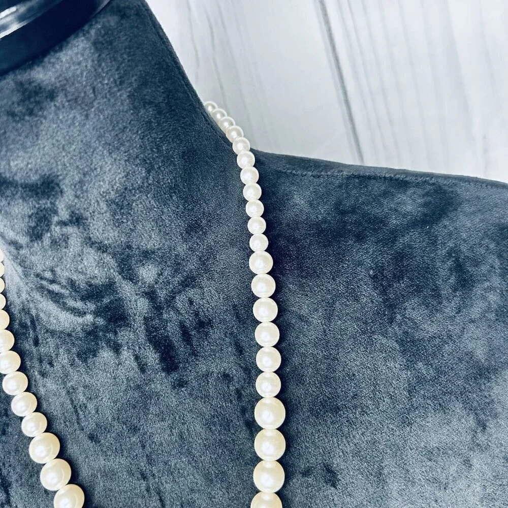 Vintage RMN Single Strand Graduated Faux Pearl Necklace 22